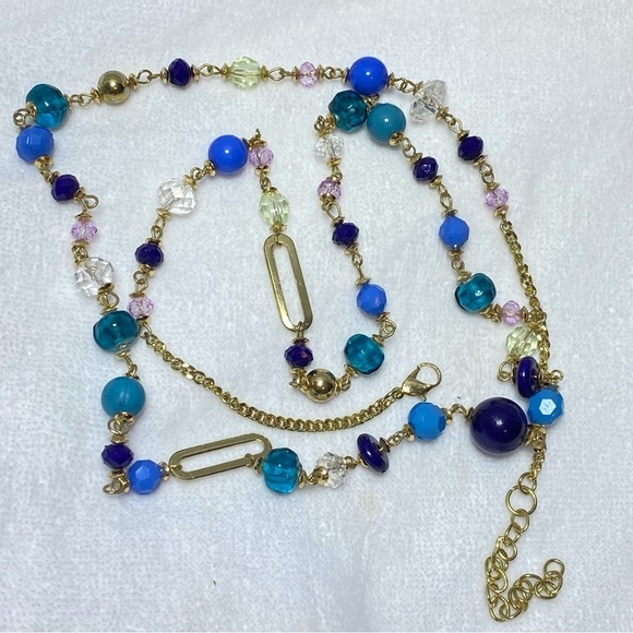 Jewelry - BNWT glass beads and gold tone elongated necklaces. So pretty.